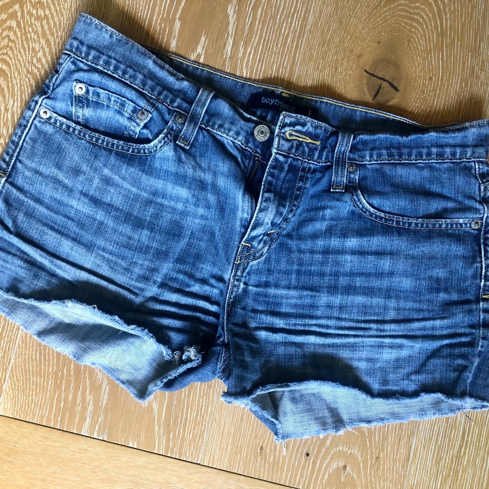 Levi Denim Boyfriend Cutoff Shorts, size 5